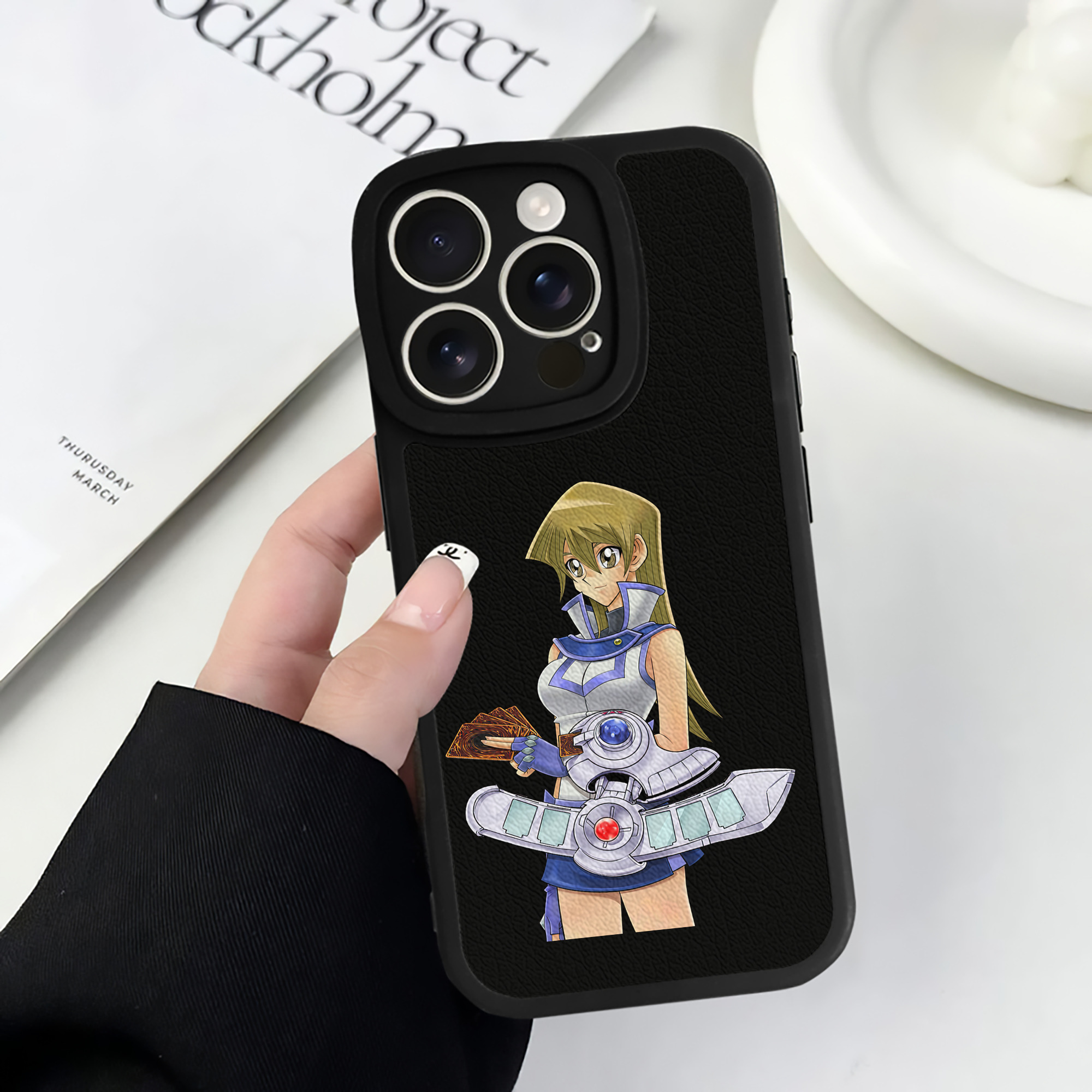 遊☆戯☆王 Yu-Gi-Oh! 【iPhone 16シリーズ対応】シリコンスマホケース（レザー調） 材質：シリコン
